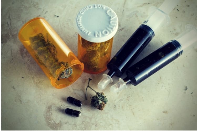 Essential oil made from medicinal cannabis ssential oil made from medicinal cannabis